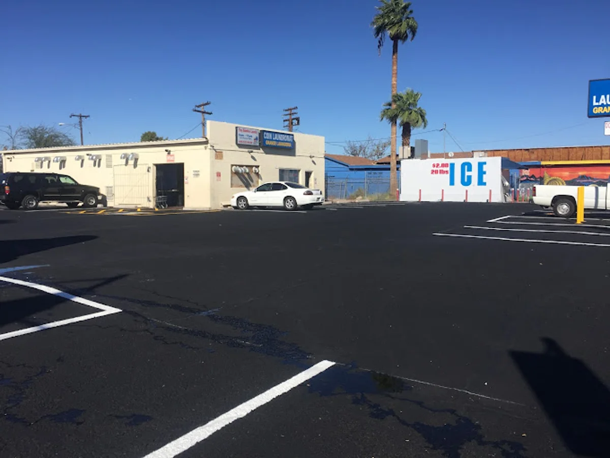 24-Hour Self-Service Laundry in Phoenix
